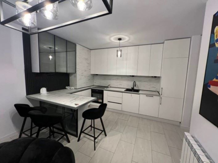 Дава се под наем Тристаен апартамент в София, Манастирски ливади - 120 кв.м за 1474.92 € - Снимка #1