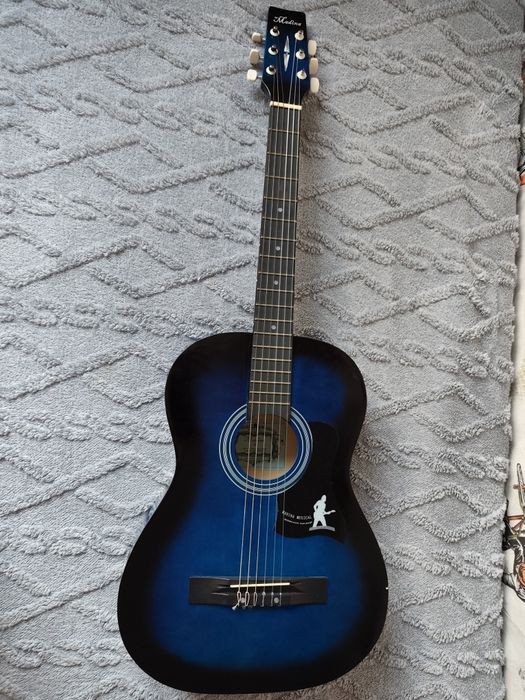 Гитара шестиструнная с чехлом