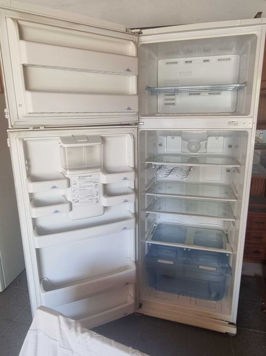 Frigider Beko no frost + water dispenser