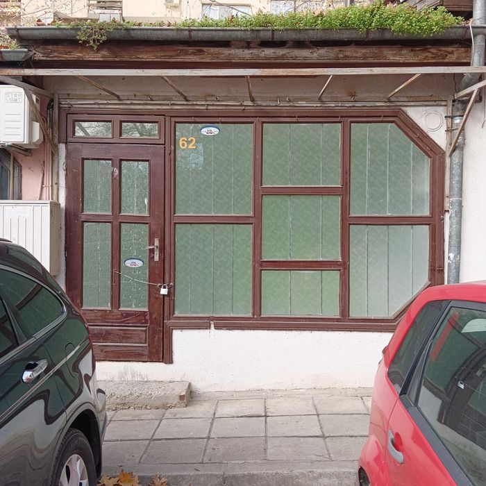 Дава се под наем Магазин в Варна, Младост 1 - 10 кв.м за 129.54 € - Снимка #1