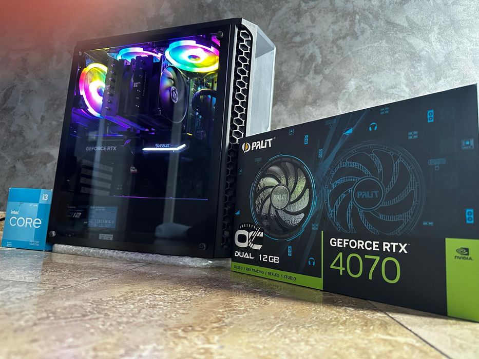 Pc gaming cu RTX 4070,32GB RAM,1TB,Z790