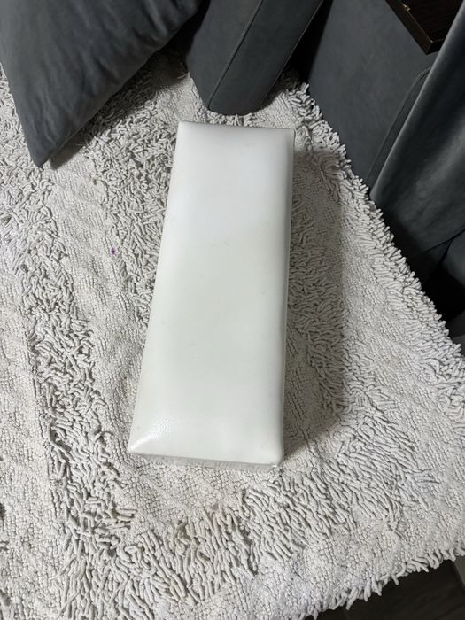 Отдам подставку для рук за 2 киндера