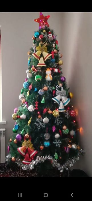 Срочно продаю  искусственную ёлку "сосна" в отличном состоянии