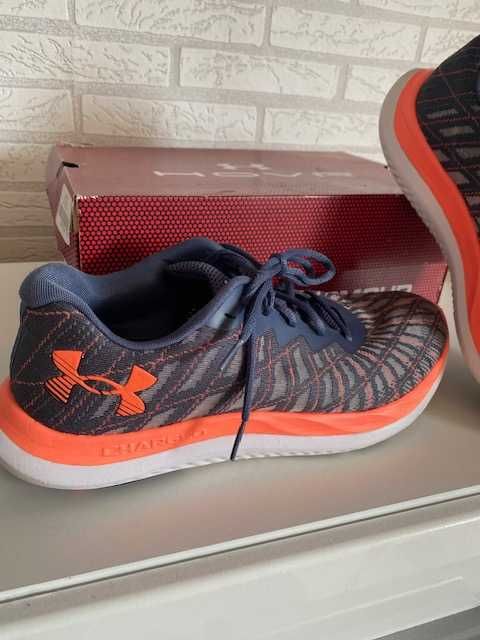 Маратонки UNDER ARMOUR номер 44