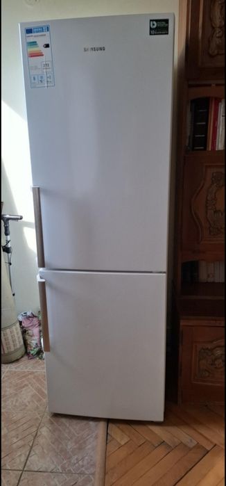 Vând combină frigorifică Samsung