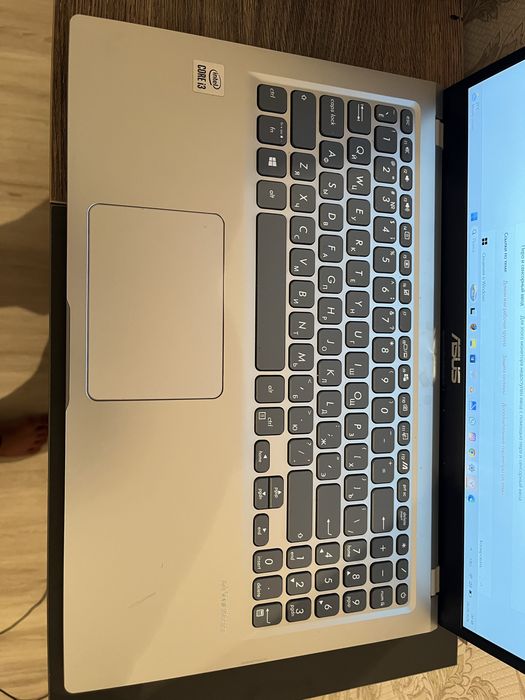 ASUS Vivobook 11