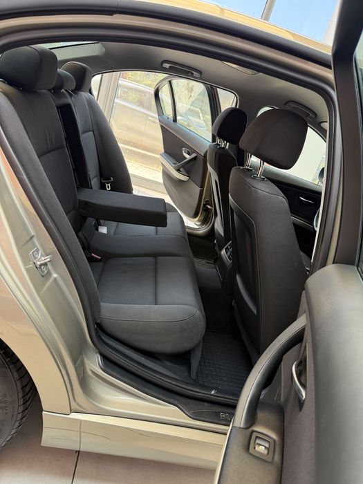 Bmw Seria 318D Sedan 2011 | 2.0D | 143CP | Climatronic | Incalzire | 211.000Km