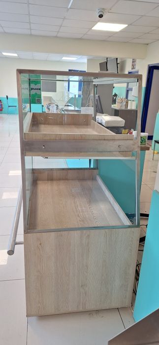 Витрина за закуски и хляб