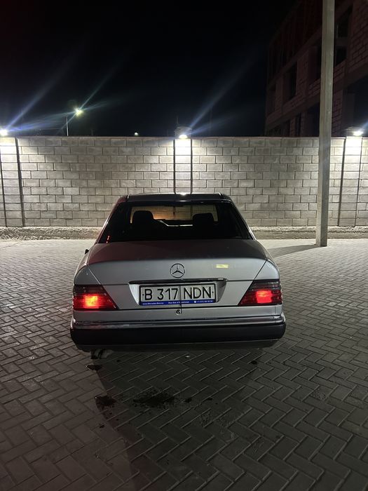 Мерс 124 автомат 2.8