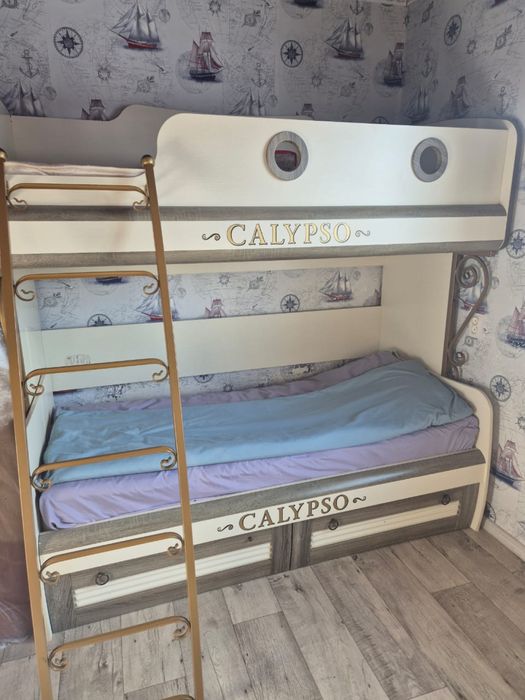 Продам кровать и шкафы