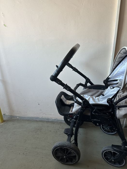 Бебешка количка (детска)