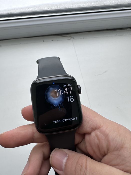 Apple watch SE 32 гб