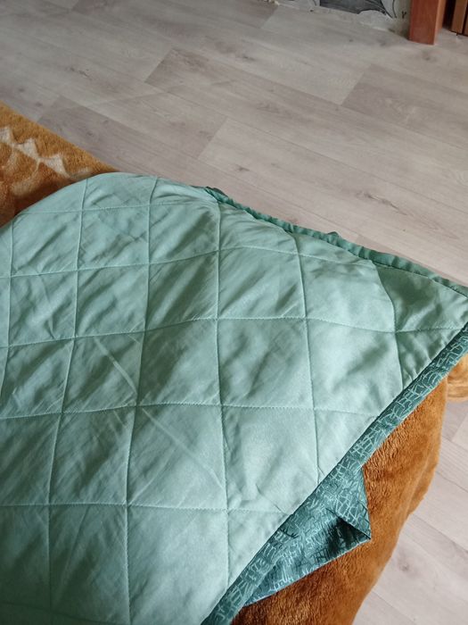 Продам комплект покрывало и 2 шторы