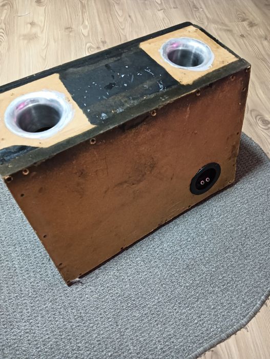 Vând subwoofer auto pioner