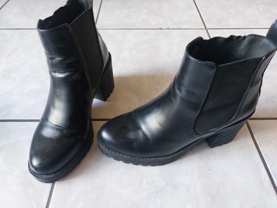 Vand incaltaminte de dama , marimea 38