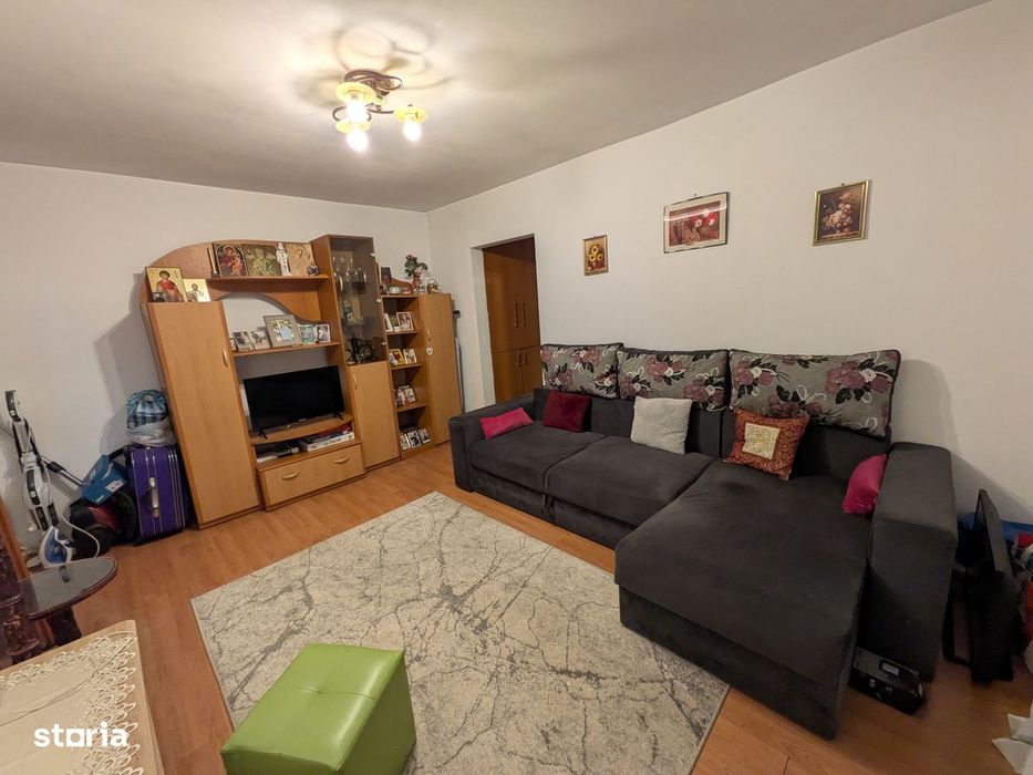 Apartament cu 2 camere semidecomandat – Craiovița Nouă, zona Big