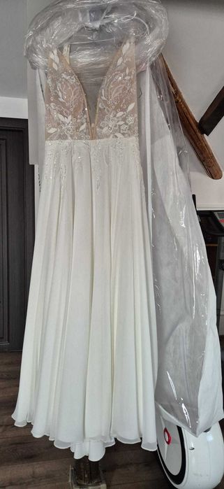 Vand rochie de mireasa