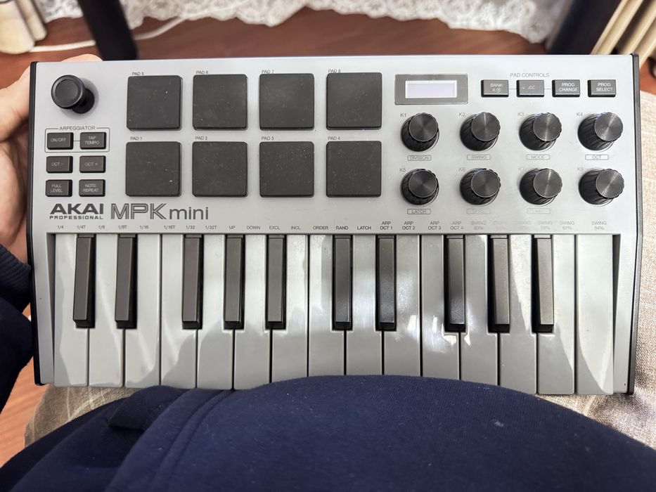 Akai MPK mini special gray
