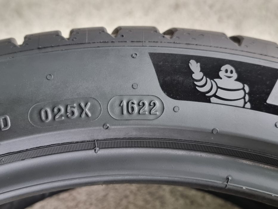 275/35/19 Michelin 2Броя: 150€ 6мм