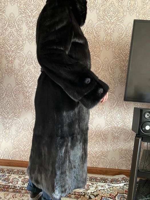 Продам норковую шубу