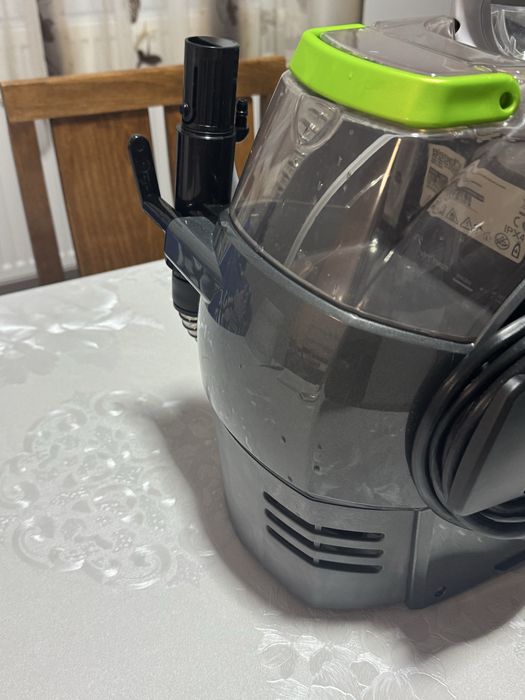 Перяща прахосмукачка BISSELL