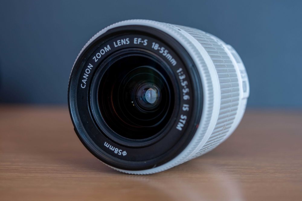 Canon 100D + 18-55mm + 50mm f/1.8 – Stare foarte bună