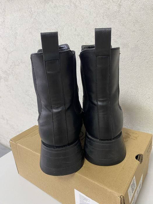 Срочно продам зимние сапоги