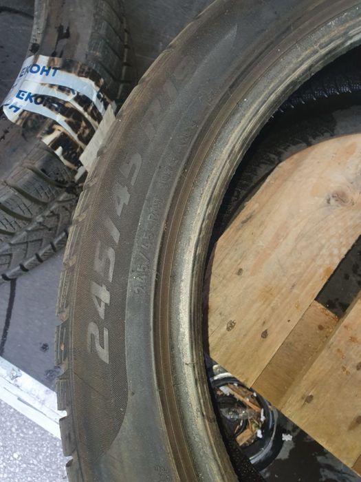 Продавам 2 бр. зимни гуми 19