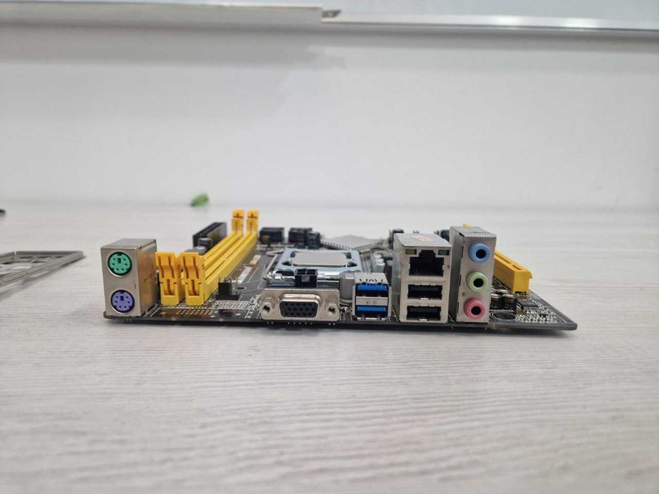 Biostar H81MLV3 + Intel Core i3-4160