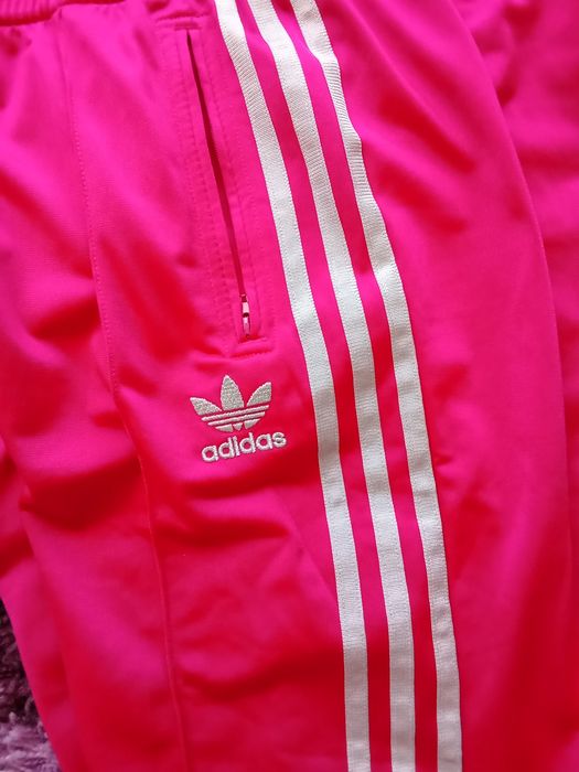 Pantaloni damă originali Adidas ca noi.