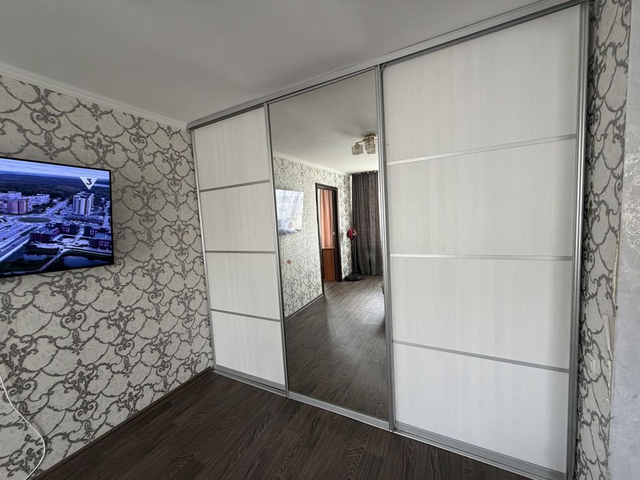 Встроенный шкаф продам