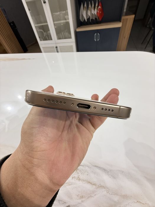 Iphone 16 pro max 259 g