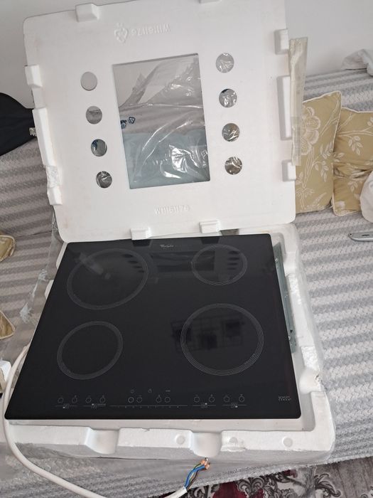 Vând plita cu inductie Whirlpool tehnologie al-6simt.