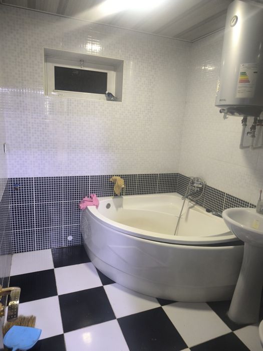 3 xonali xonadon sotiladi