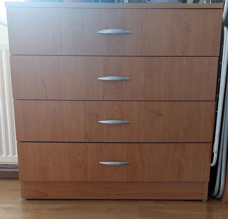 Спално обзавеждане - легло, гардероб, скрин