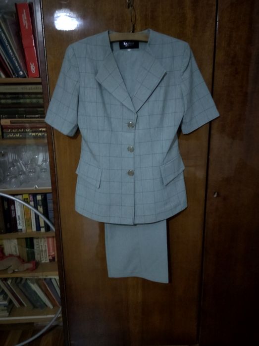 Брючный костюм женский новый