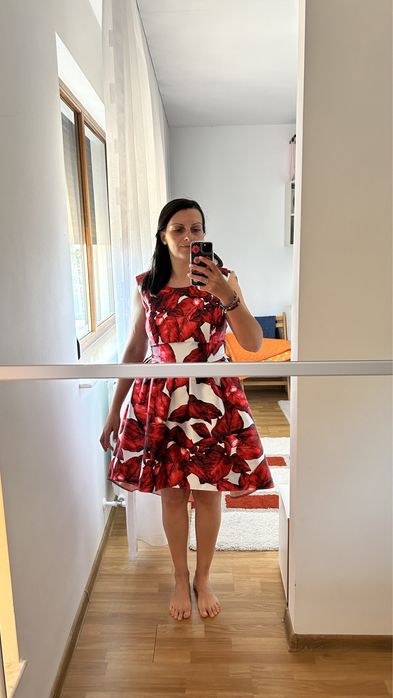 Rochie cocktail pana la genunchi