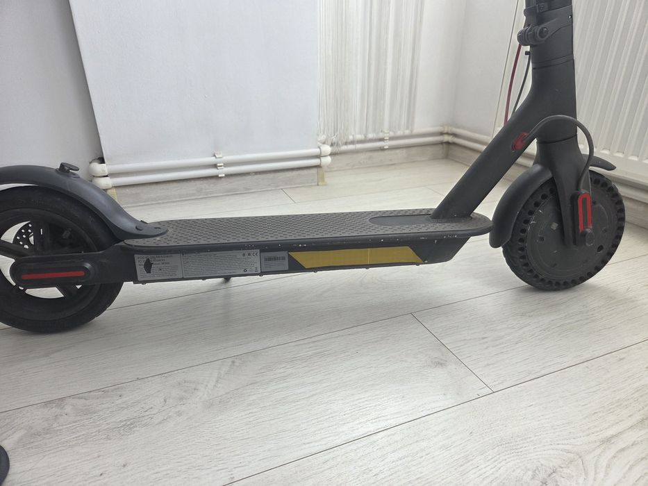 Trotineta electrica xiaomi m365. Fac schimb pe monitor 144-240 hz