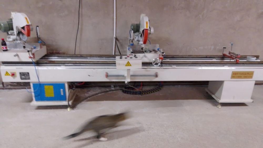 Продам станки для производста пластиковых окон.