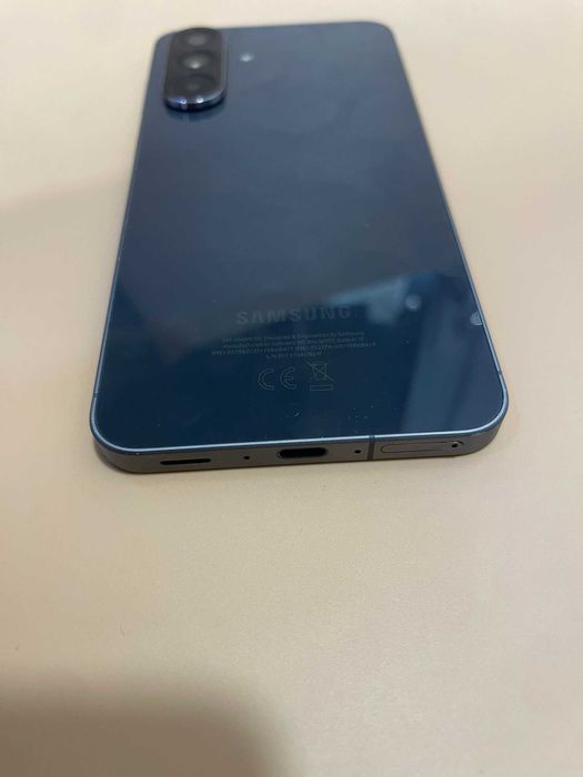 Hope Amanet P8 Samsung A56, 256GB stocare, 8GB RAM