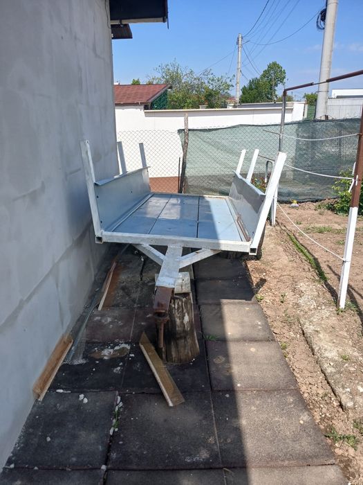 Vând remorca cu ax de aro