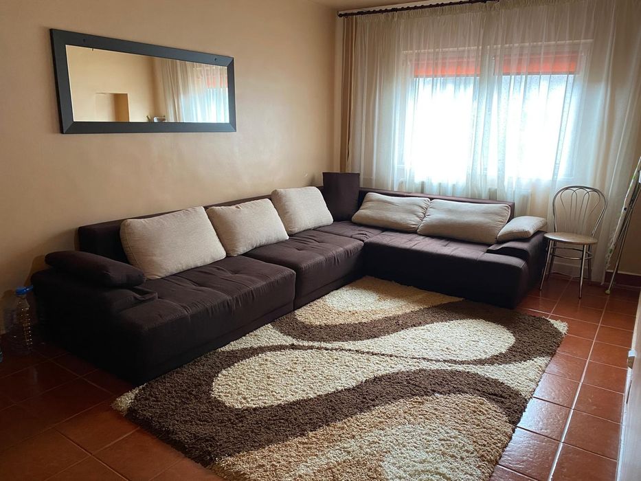 Inchiriez apartament cu 3 camere