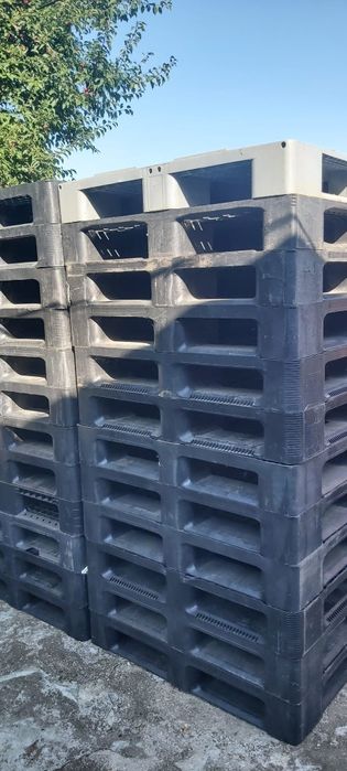 Paleti plastic 120x80 cm – rezistenti si practici