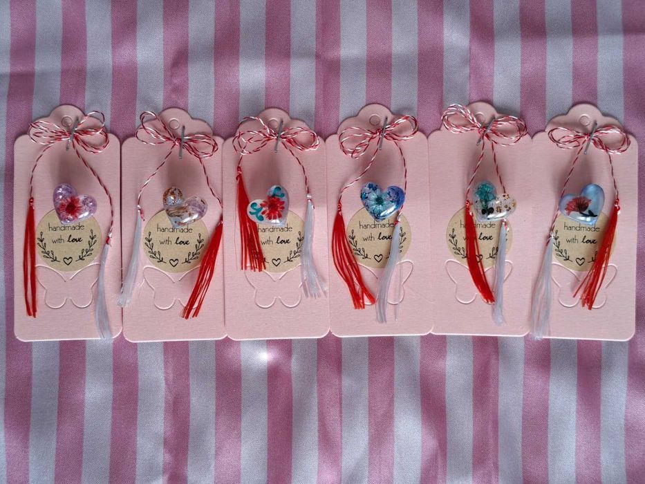 Martisoare din rasina unice handmade