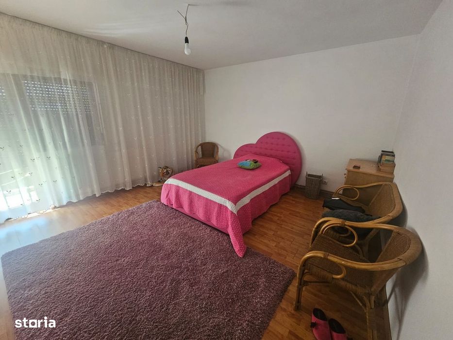 Casă de închiriat în apropiere de Curtea de Argeș.