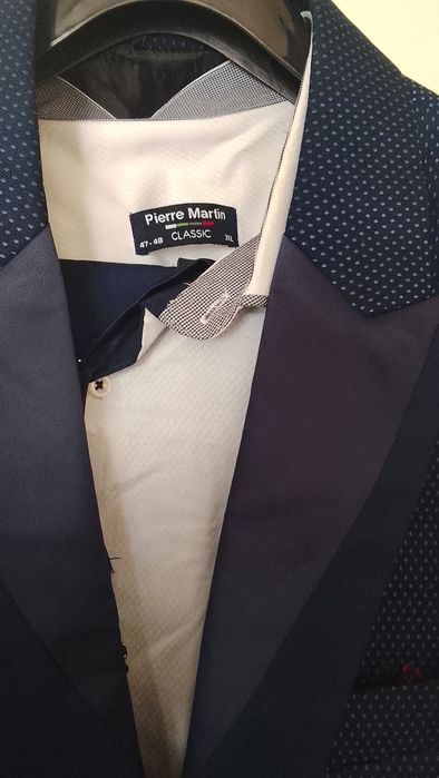Vând costum  bărbați