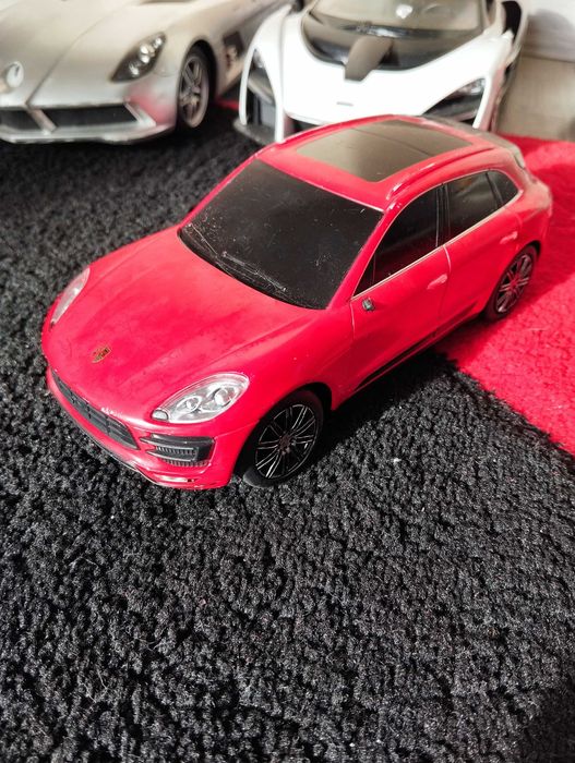 Продавам радиоуправляеми колички играчки