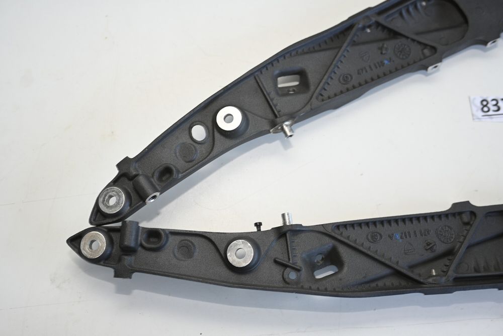 Ducati Panigale V4 Cadru codita spate set stanga dreapta