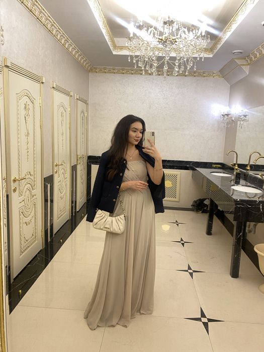 Вечернее платье молочный цвет