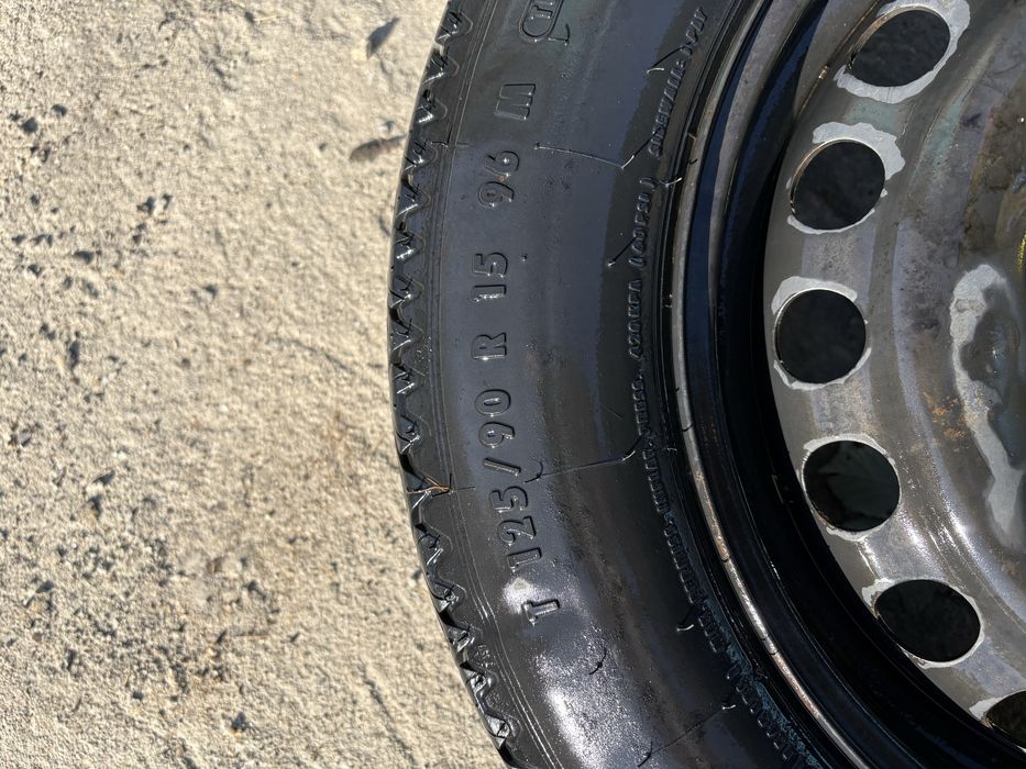 Резервна гума (патерица) за БМВ 15"